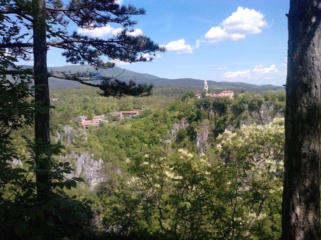 Osterija Na Planinci Bed & Breakfast Divača Exterior foto