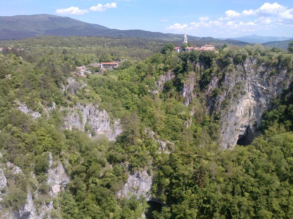 Osterija Na Planinci Bed & Breakfast Divača Exterior foto
